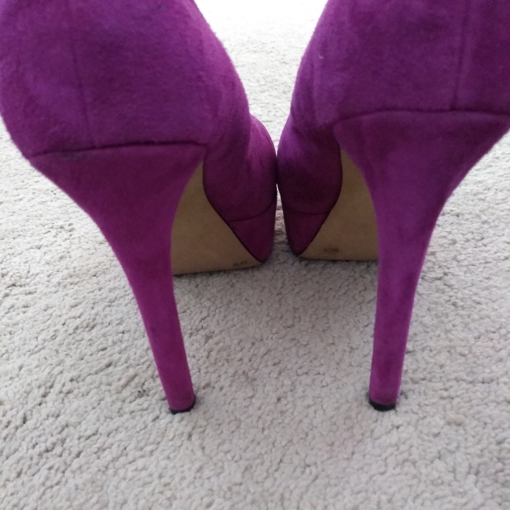 Shoes - Picture 5 of 6